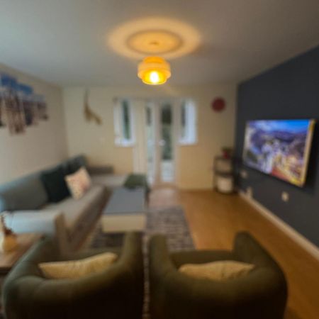 The Vogue Stay, 3 Bedrooms, 2 Bathrooms, Ideal For Jr & Oxford Hospitals, Free Carpark, Conveniently Located For Ring Road Access, 2 Miles From Oxford City Centre Easy Car & Bus Route Екстериор снимка