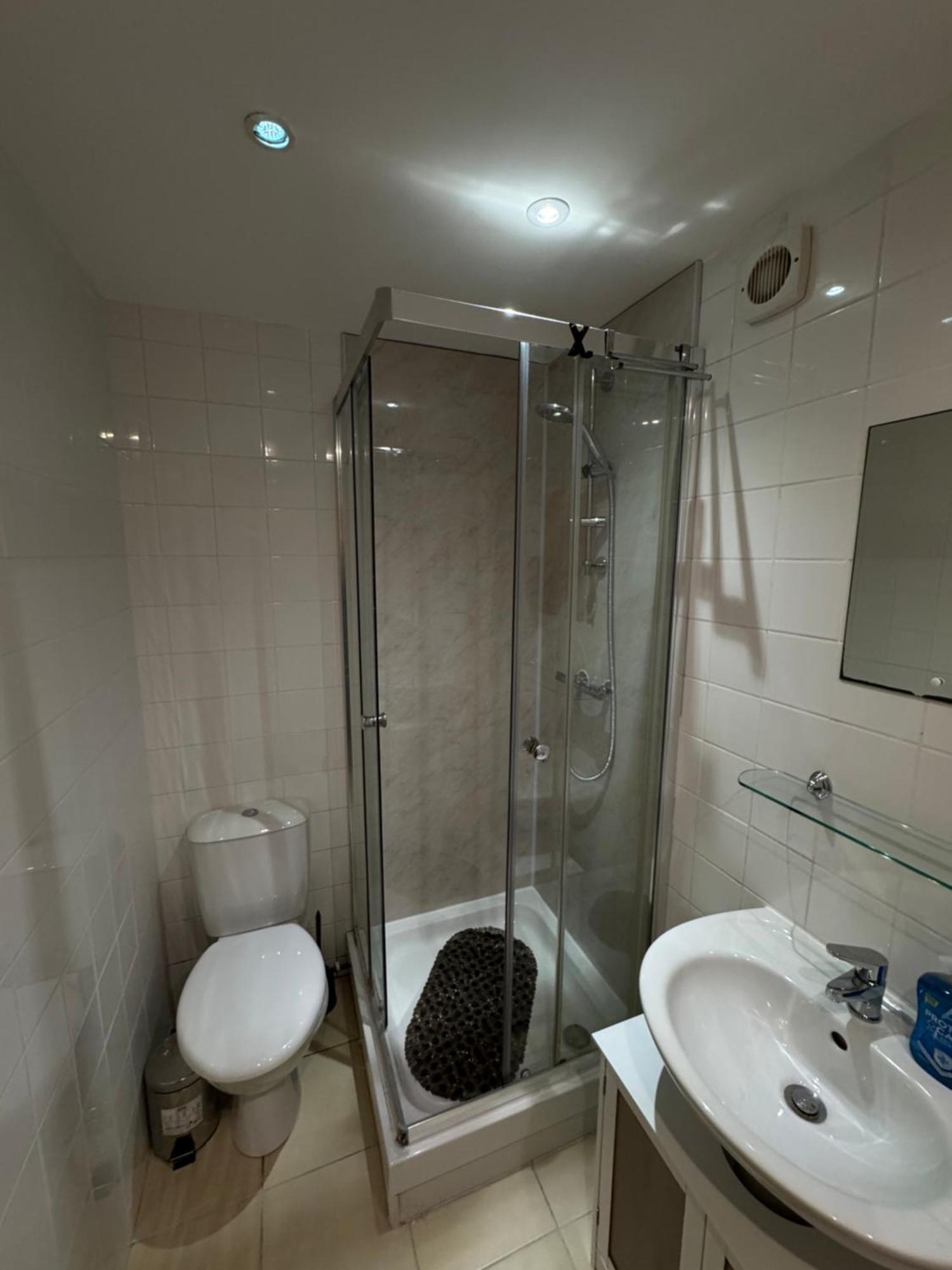 The Vogue Stay, 3 Bedrooms, 2 Bathrooms, Ideal For Jr & Oxford Hospitals, Free Carpark, Conveniently Located For Ring Road Access, 2 Miles From Oxford City Centre Easy Car & Bus Route Екстериор снимка