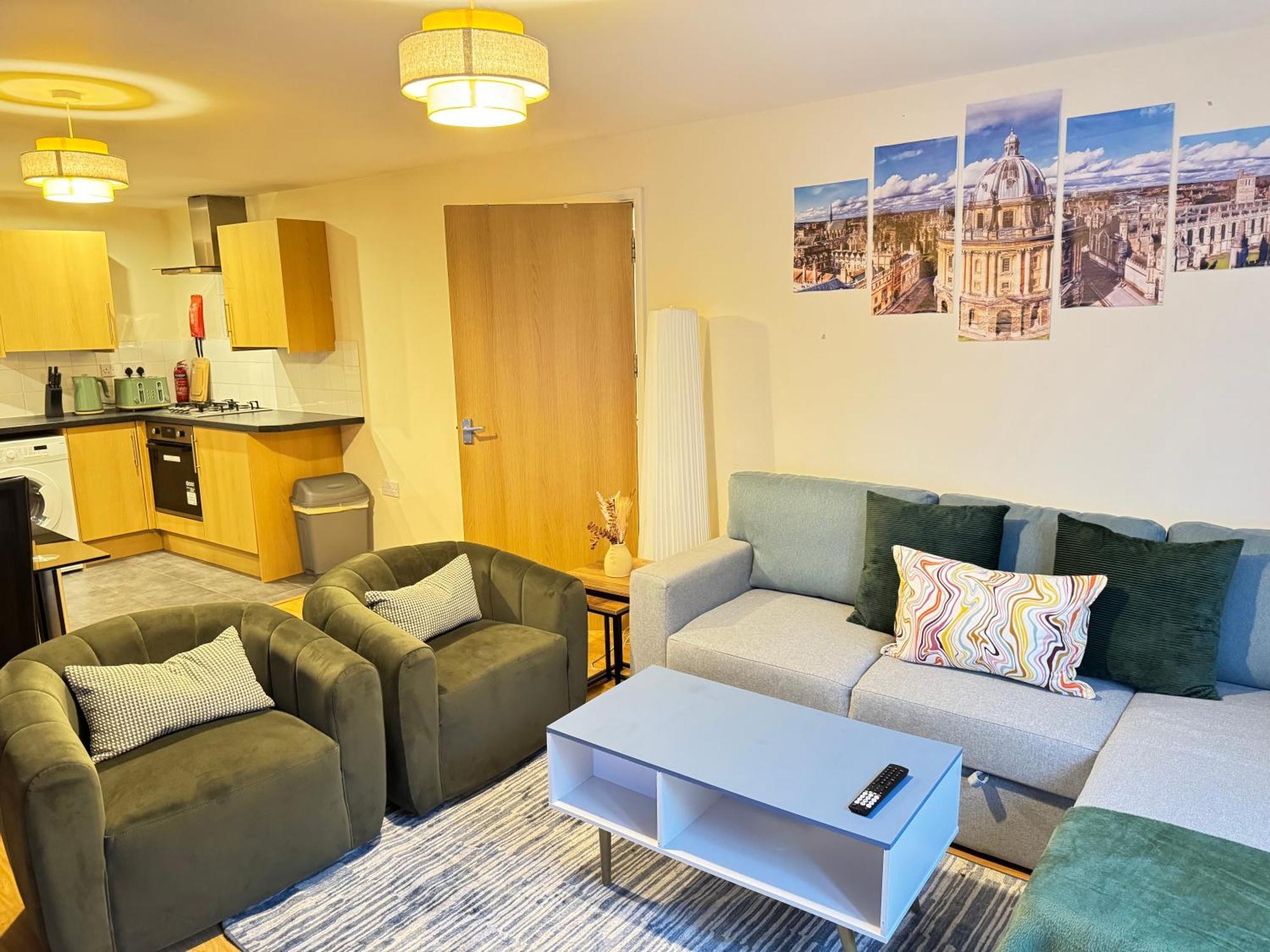 The Vogue Stay, 3 Bedrooms, 2 Bathrooms, Ideal For Jr & Oxford Hospitals, Free Carpark, Conveniently Located For Ring Road Access, 2 Miles From Oxford City Centre Easy Car & Bus Route Екстериор снимка