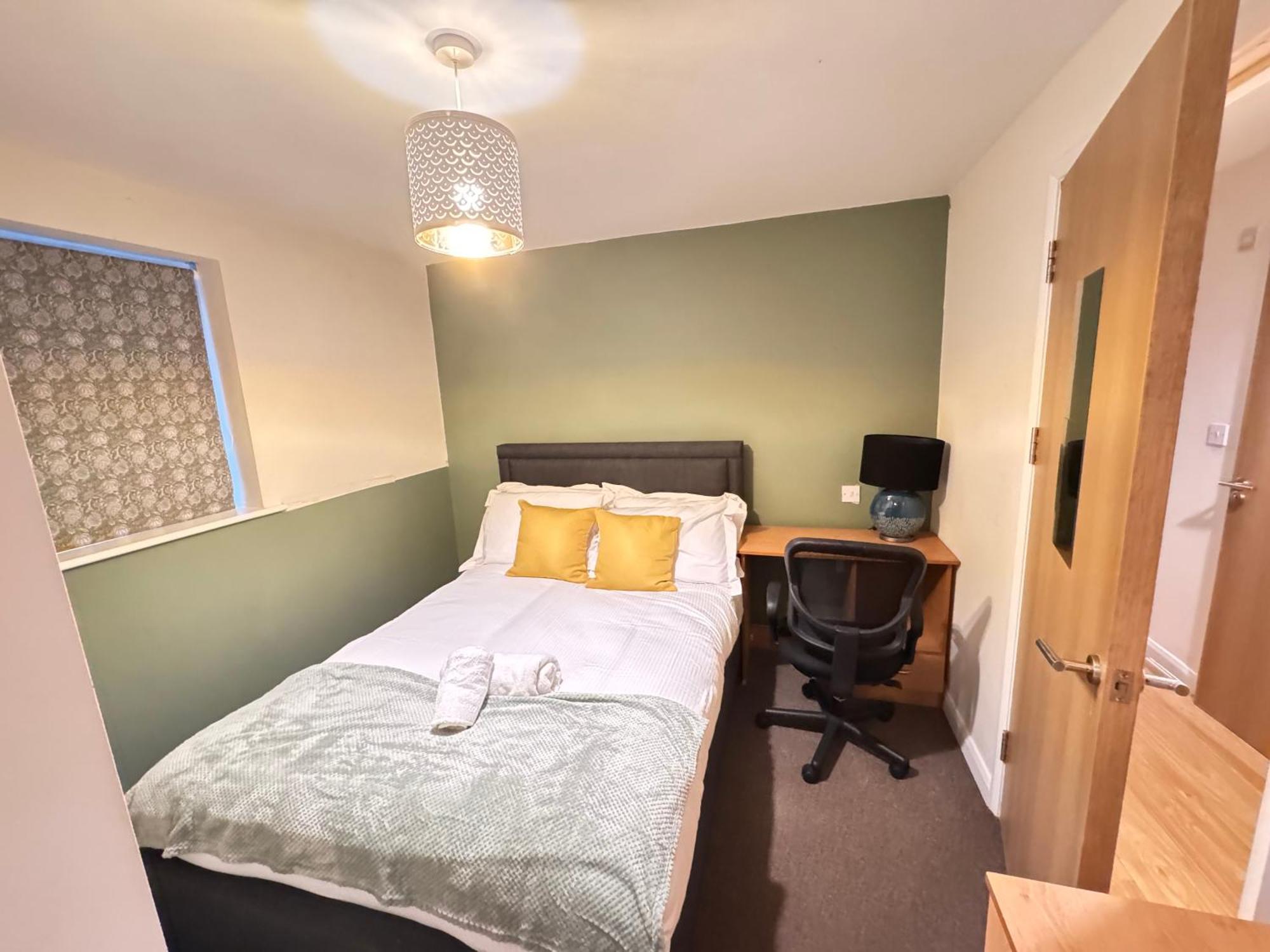The Vogue Stay, 3 Bedrooms, 2 Bathrooms, Ideal For Jr & Oxford Hospitals, Free Carpark, Conveniently Located For Ring Road Access, 2 Miles From Oxford City Centre Easy Car & Bus Route Екстериор снимка