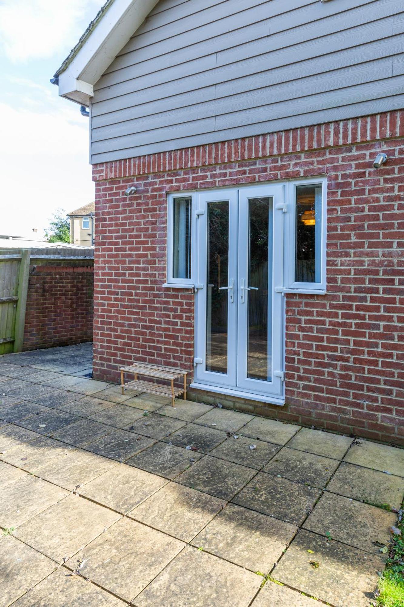 The Vogue Stay, 3 Bedrooms, 2 Bathrooms, Ideal For Jr & Oxford Hospitals, Free Carpark, Conveniently Located For Ring Road Access, 2 Miles From Oxford City Centre Easy Car & Bus Route Екстериор снимка