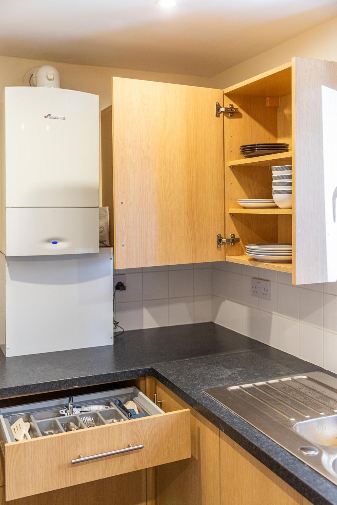 The Vogue Stay, 3 Bedrooms, 2 Bathrooms, Ideal For Jr & Oxford Hospitals, Free Carpark, Conveniently Located For Ring Road Access, 2 Miles From Oxford City Centre Easy Car & Bus Route Екстериор снимка