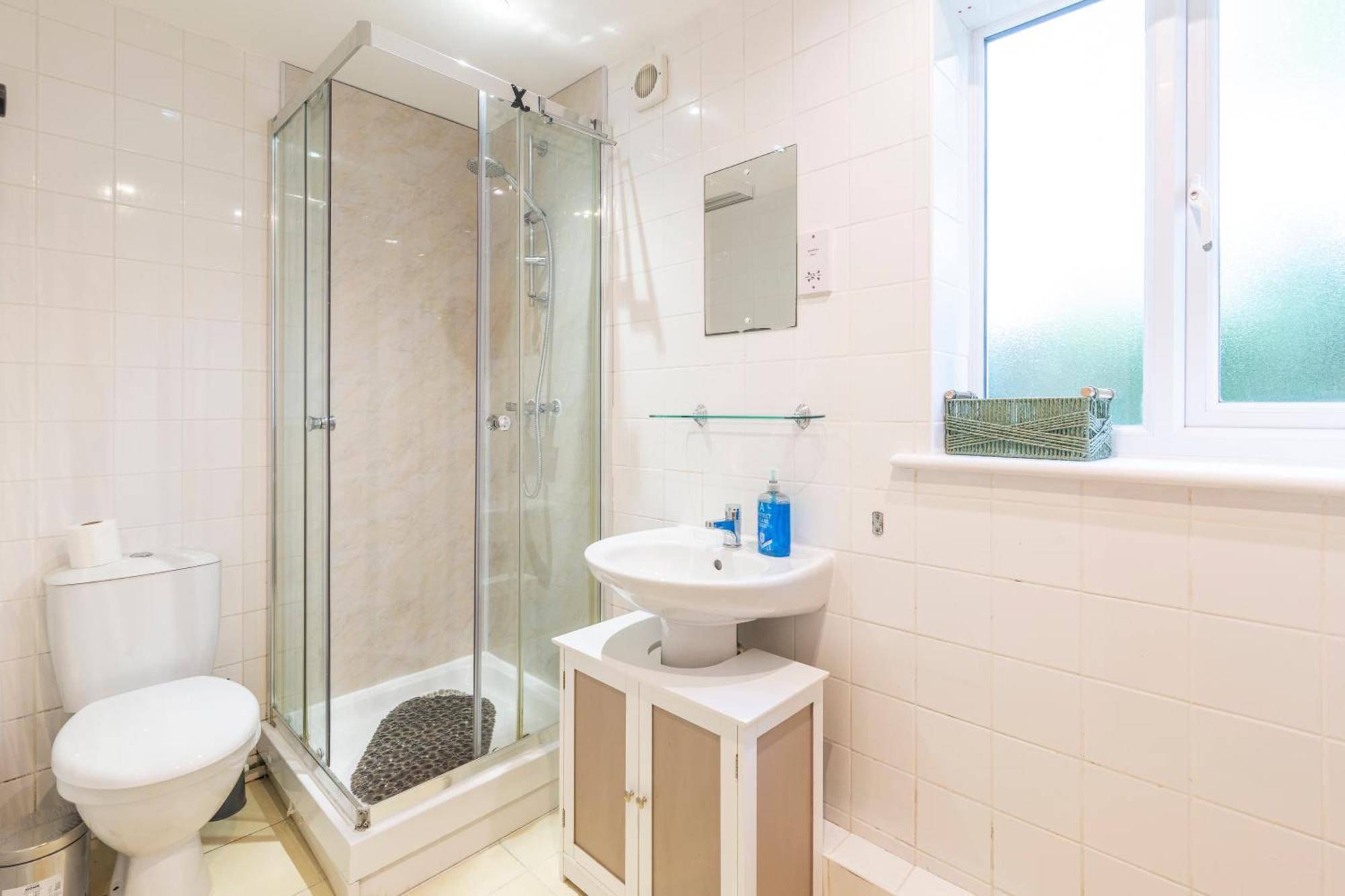 The Vogue Stay, 3 Bedrooms, 2 Bathrooms, Ideal For Jr & Oxford Hospitals, Free Carpark, Conveniently Located For Ring Road Access, 2 Miles From Oxford City Centre Easy Car & Bus Route Екстериор снимка