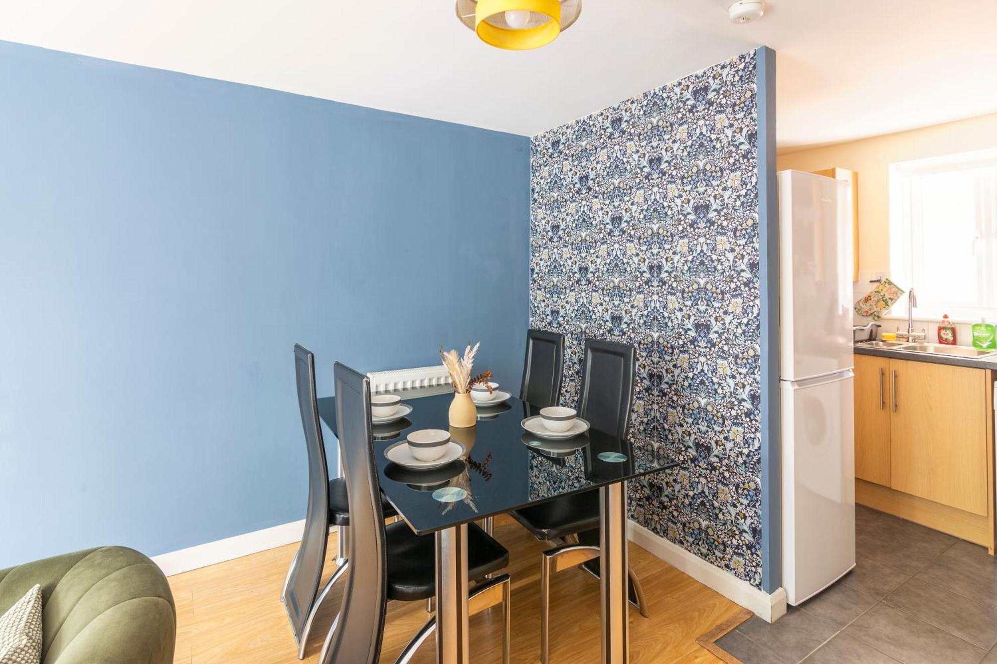 The Vogue Stay, 3 Bedrooms, 2 Bathrooms, Ideal For Jr & Oxford Hospitals, Free Carpark, Conveniently Located For Ring Road Access, 2 Miles From Oxford City Centre Easy Car & Bus Route Екстериор снимка