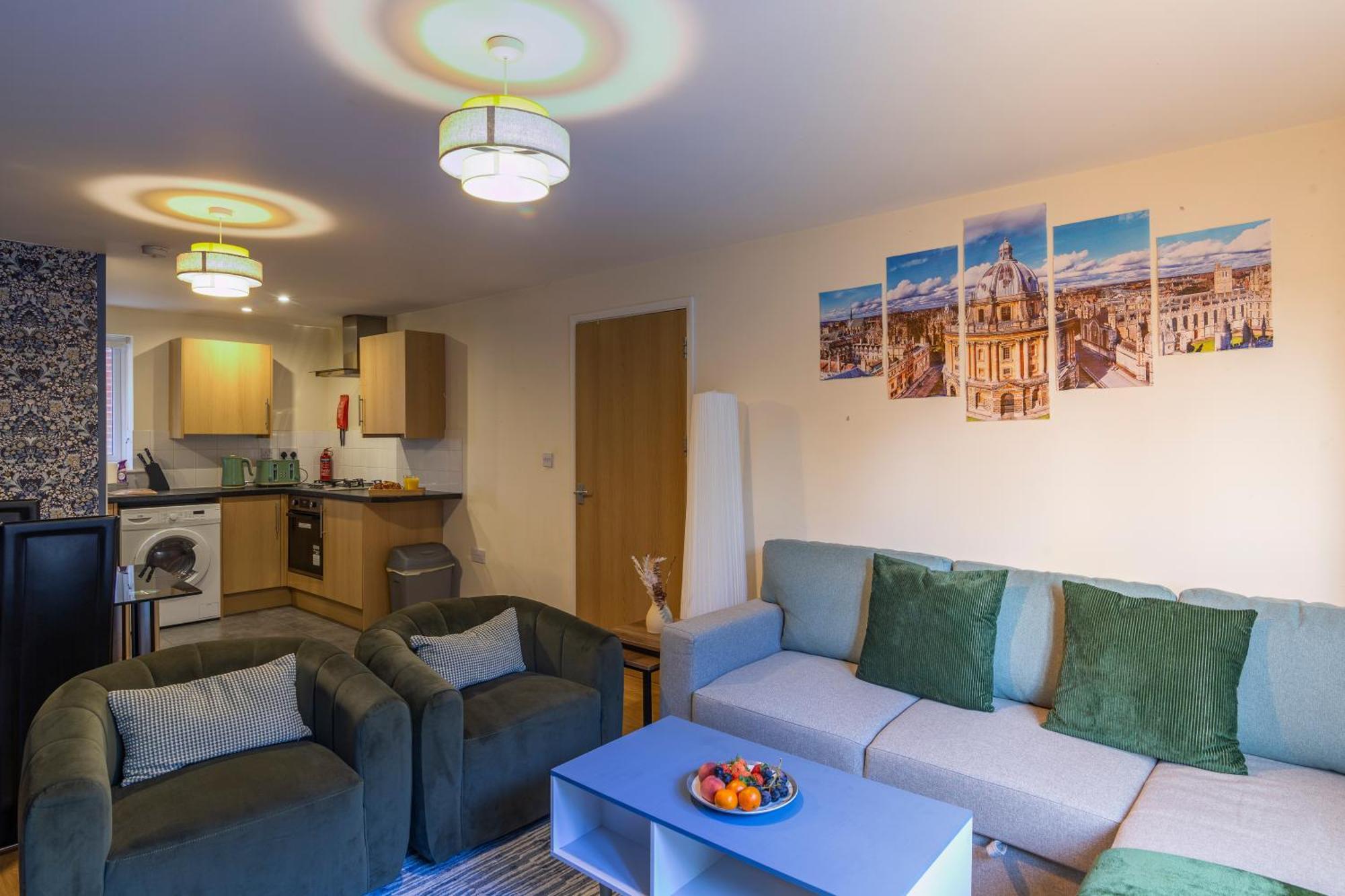 The Vogue Stay, 3 Bedrooms, 2 Bathrooms, Ideal For Jr & Oxford Hospitals, Free Carpark, Conveniently Located For Ring Road Access, 2 Miles From Oxford City Centre Easy Car & Bus Route Екстериор снимка