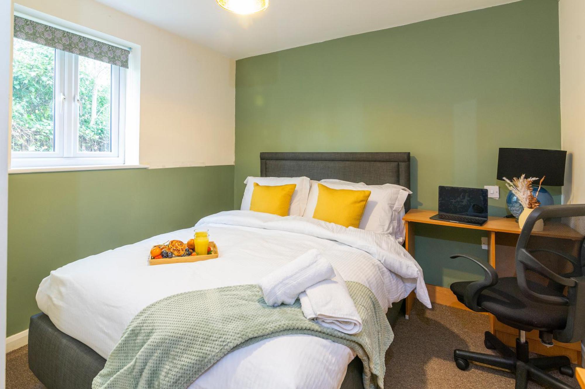 The Vogue Stay, 3 Bedrooms, 2 Bathrooms, Ideal For Jr & Oxford Hospitals, Free Carpark, Conveniently Located For Ring Road Access, 2 Miles From Oxford City Centre Easy Car & Bus Route Екстериор снимка